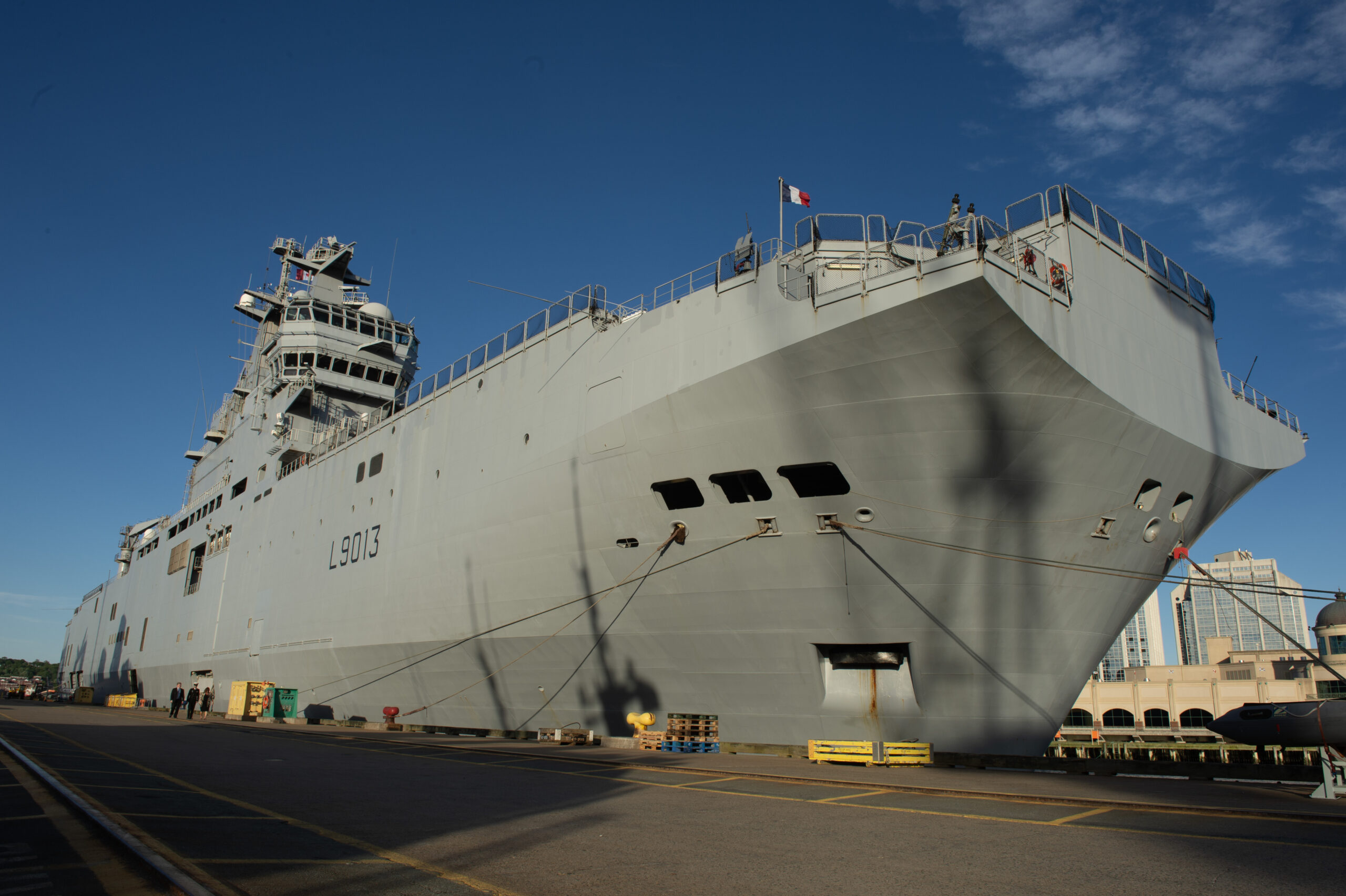 The French Navy ship Le Mistral (L9013), is docked at the harbor before the beginning of Exercise LION MISTRAL 2014 in Halifax, Nova Scotia on June 16, 2014. 
 
Photo: MCpl Patrick Blanchard, Canadian Forces Combat Camera
IS2014-3029-02
~
Le Navire de la Marine Française, Le Mistral (L9013), est amarré au port en attendant le début de l'Exercise Lion Mistral 2014, à Halifax, Nouvelle Écosse, le 16 juin 2014.
 
Photo: Cplc Patrick Blanchard, Caméra de combat des Forces canadiennes
IS2014-3029-02